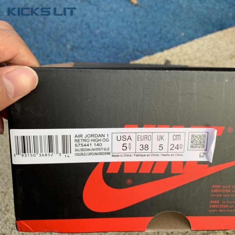 Jordan 1 Retro High Obsidian UNC Unisex Jordan 1 Retro High Obsidian UNC Unisex