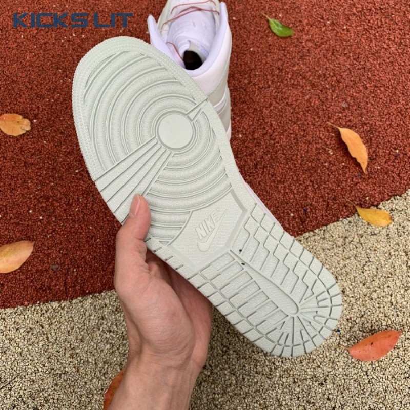 Air Jordan 1 Retro High OG 'Seafoam' Unisex Air Jordan 1 Retro High OG 'Seafoam' Unisex