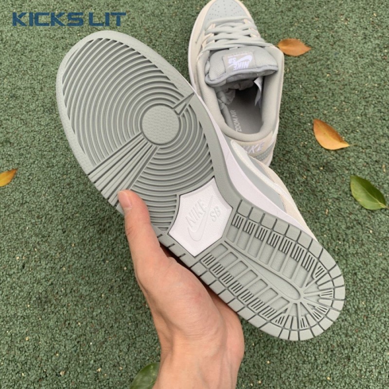 Dunk Low SB 'Summit White' Men's Dunk Low SB 'Summit White' Men's