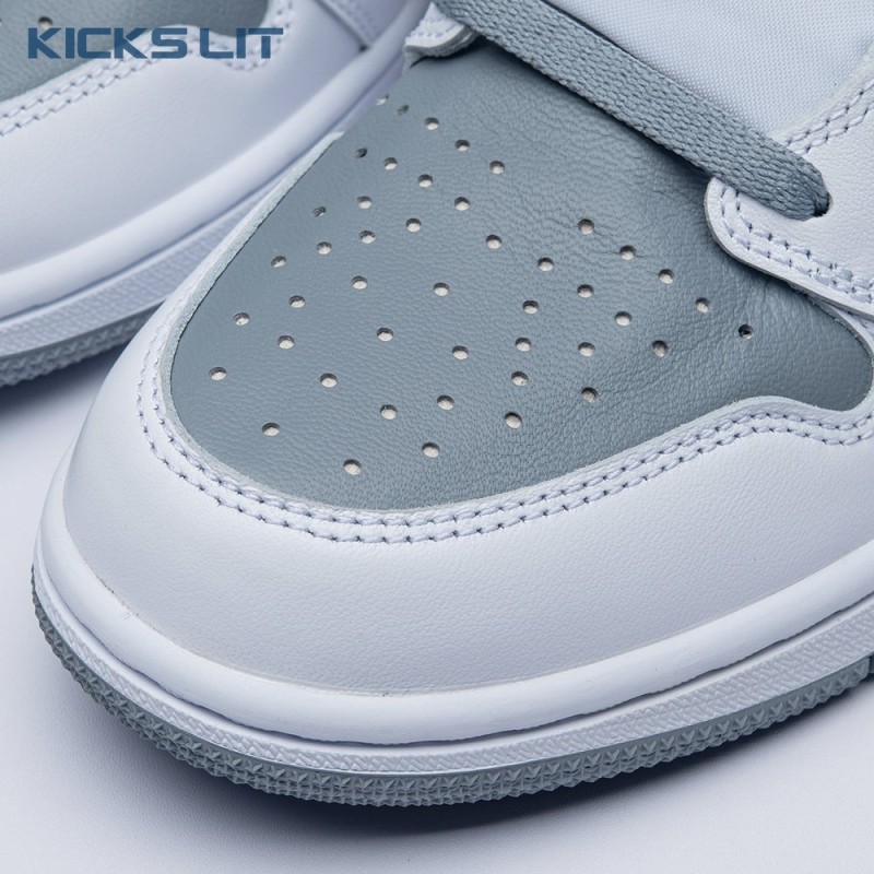 Air Jordan 1 High OG  Air Jordan 1 High OG