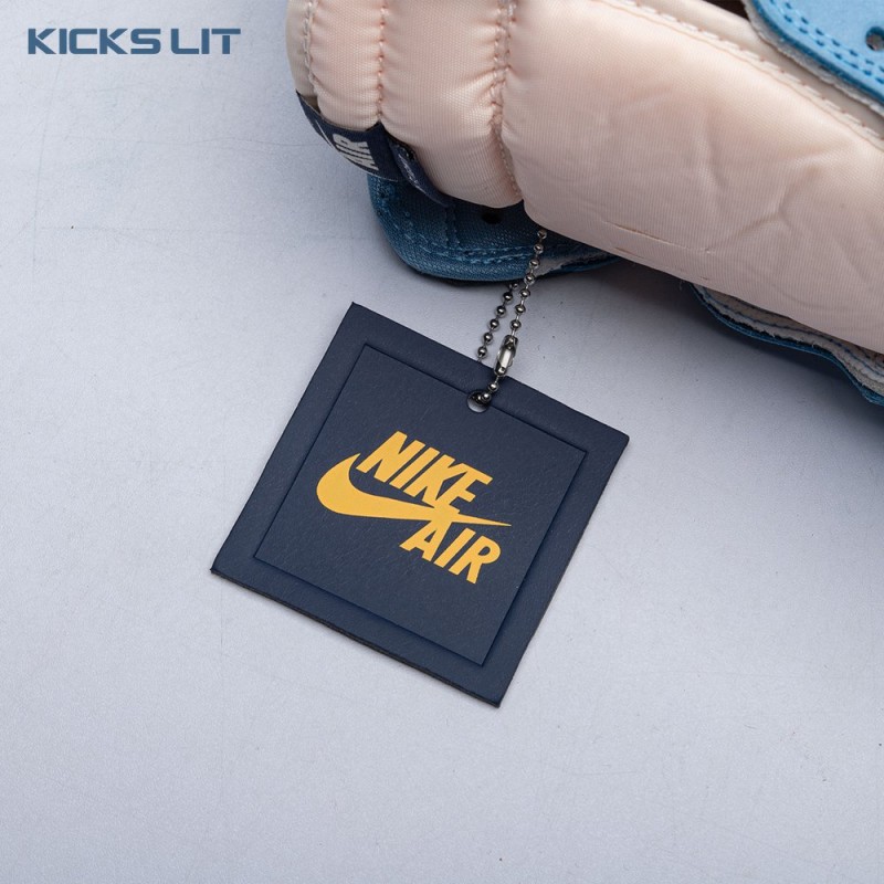 Air Jordan 1 Retro High OG  Air Jordan 1 Retro High OG