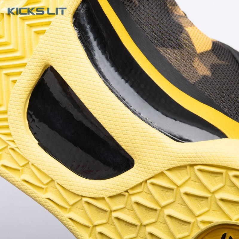 Nike Kobe 8 XDR Black Yellow 555286-077 Men's Nike Kobe 8 XDR Black Yellow 555286-077 Men's