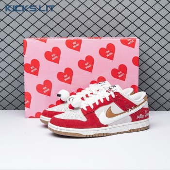 Nike Dunk Low SE Merry Christmas DO9457-112 Unisex