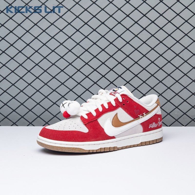 Nike Dunk Low SE Merry Christmas DO9457-112 Unisex