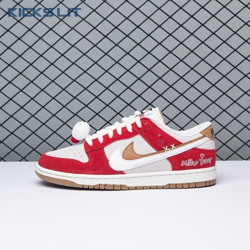 Nike Dunk Low SE Merry Christmas DO9457-112 Unisex