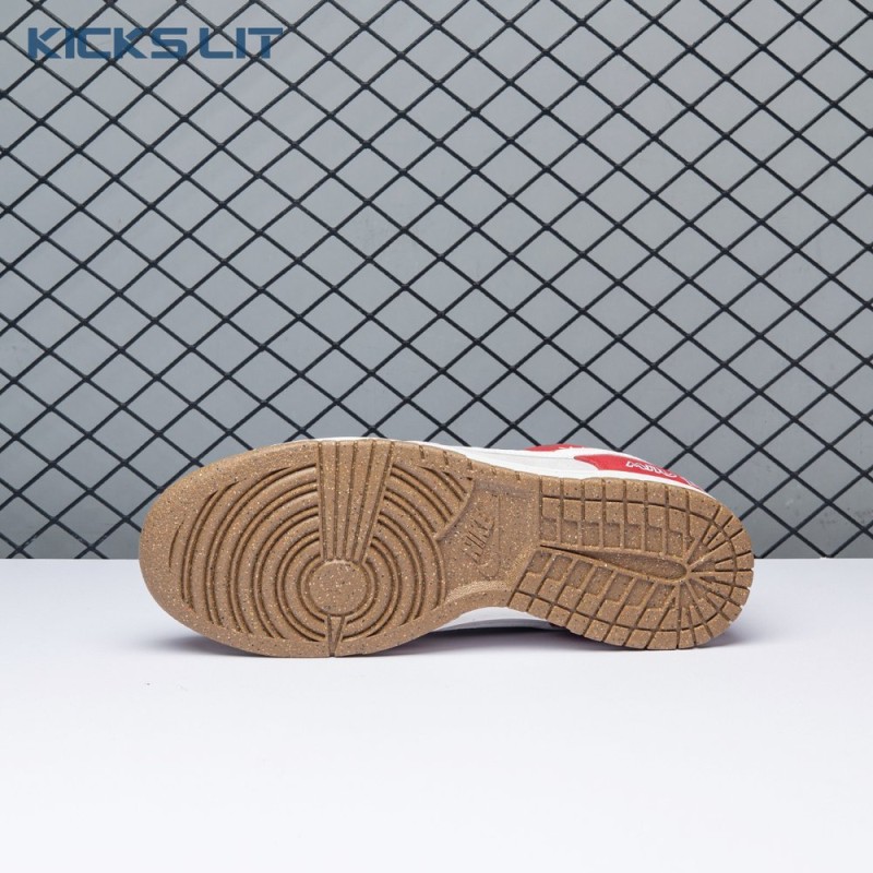 Nike Dunk Low SE Merry Christmas DO9457-112 Unisex