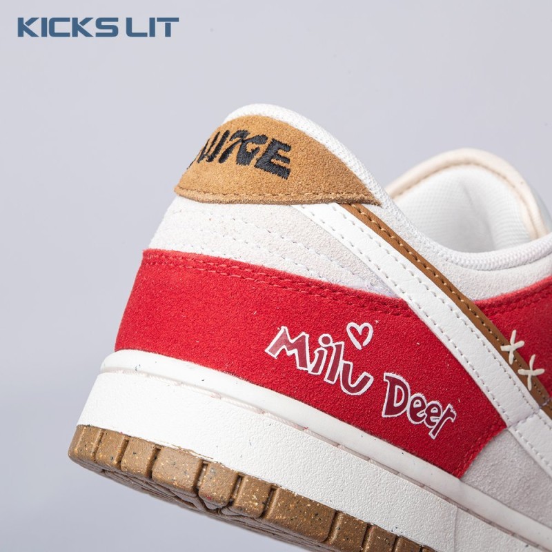 Nike Dunk Low SE Merry Christmas DO9457-112 Unisex