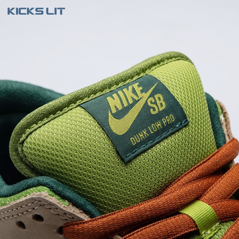 Nike SB Dunk Low Escargot FQ7585 200 Unisex