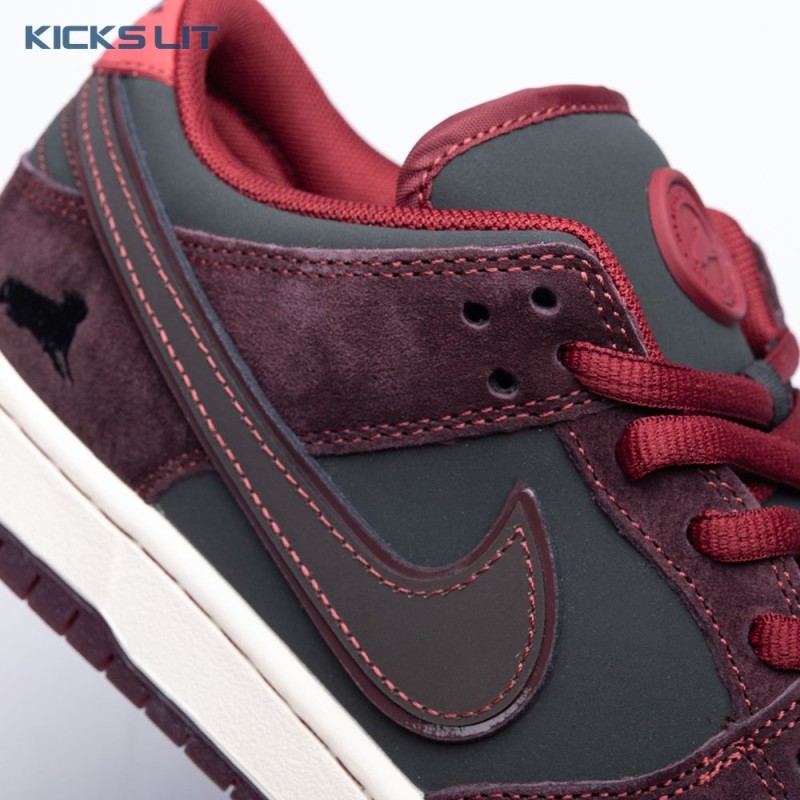 Riot Skateshop Nike SB Dunk Low FZ1289-200 Unisex Riot Skateshop Nike SB Dunk Low FZ1289-200 Unisex