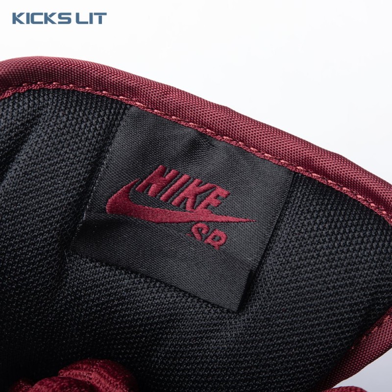 Riot Skateshop Nike SB Dunk Low FZ1289-200 Unisex Riot Skateshop Nike SB Dunk Low FZ1289-200 Unisex