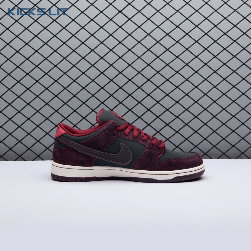 Riot Skateshop Nike SB Dunk Low FZ1289-200 Unisex Riot Skateshop Nike SB Dunk Low FZ1289-200 Unisex