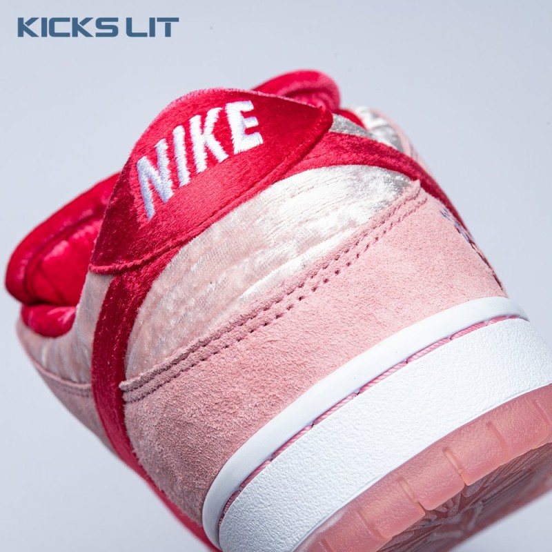 Dunk Low SB 'Valentine's Day' Unisex