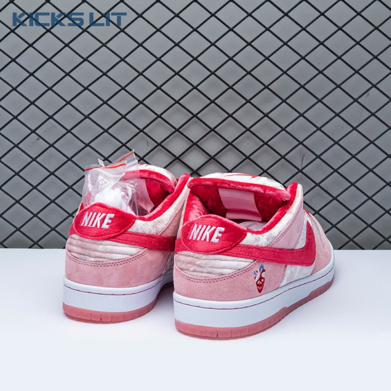 Dunk Low SB 'Valentine's Day' Unisex