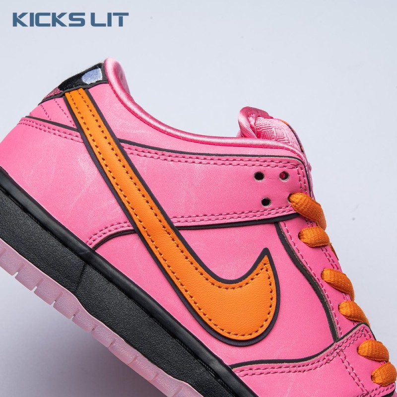 Nike SB Dunk Low  Nike SB Dunk Low