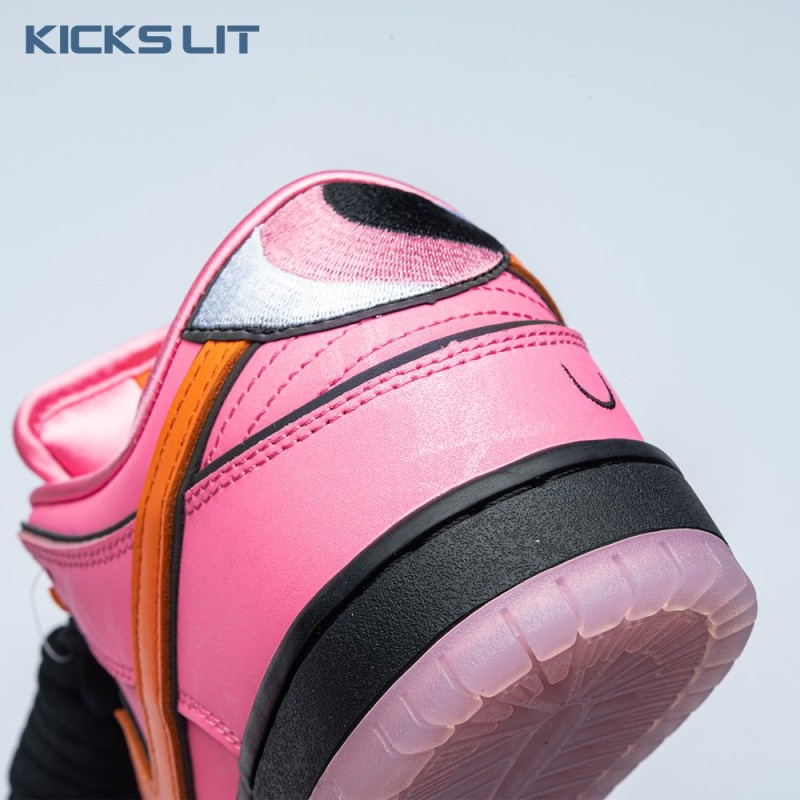 Nike SB Dunk Low  Nike SB Dunk Low