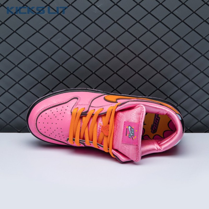 Nike SB Dunk Low  Nike SB Dunk Low