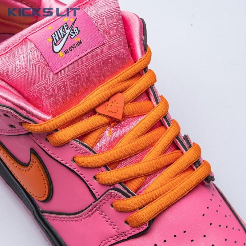 Nike SB Dunk Low  Nike SB Dunk Low